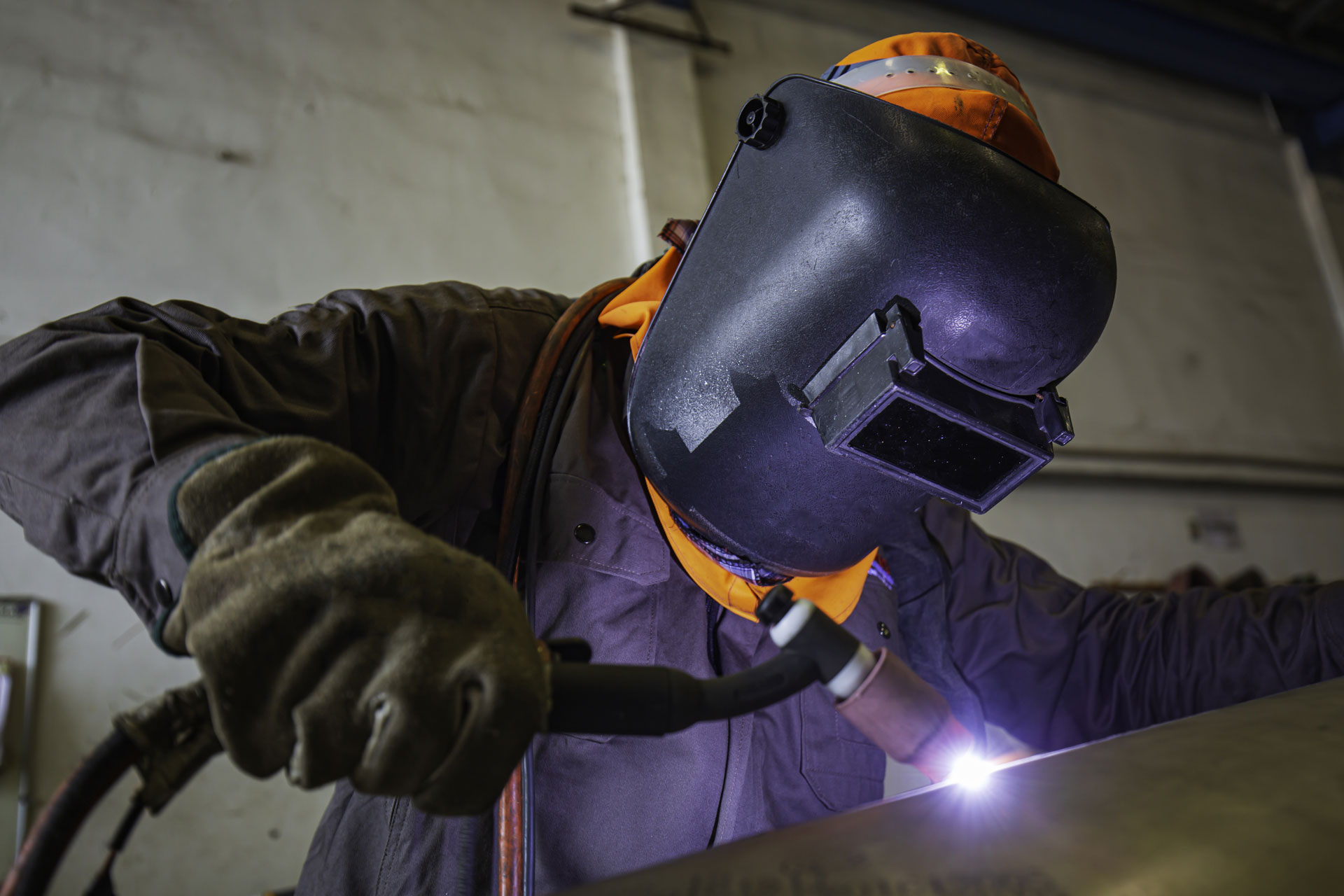 Пройти курсы и получить удостоверение по специальности ...